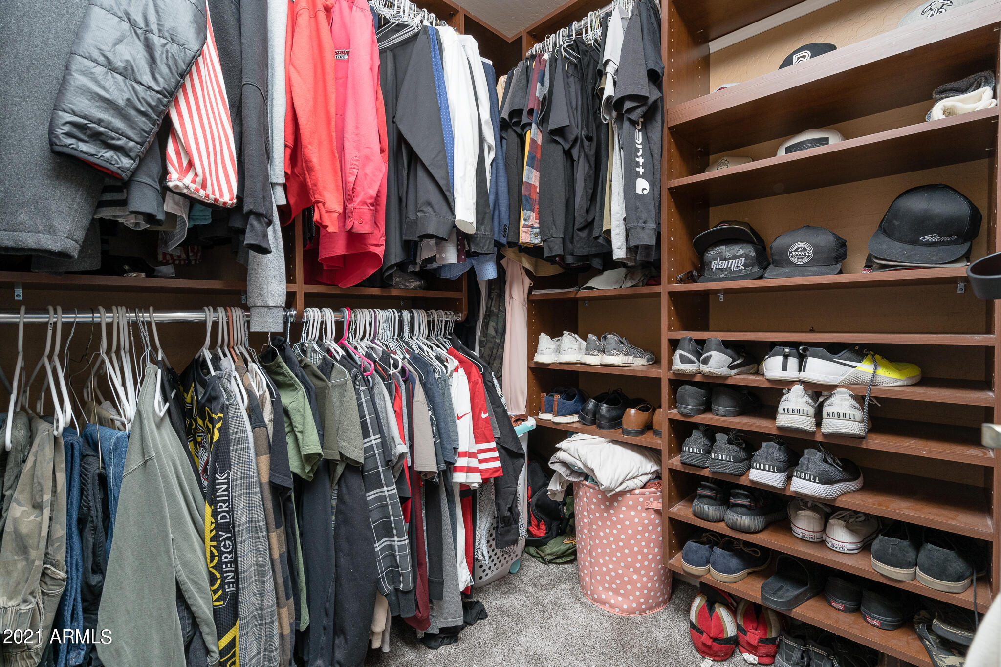2614 West Florentine Road Phoenix, AZ 85086 - Photo 21 of 42 21_Master-Closet_01.jpg