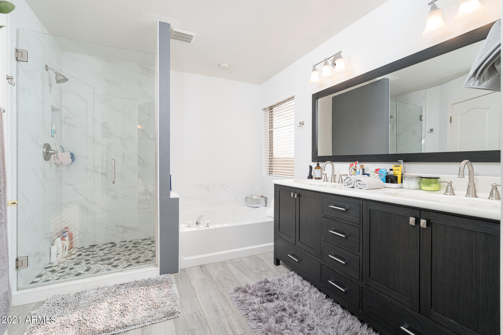 2614 West Florentine Road Phoenix, AZ 85086 - Photo 22 of 42 22_Master-Bath_01.jpg