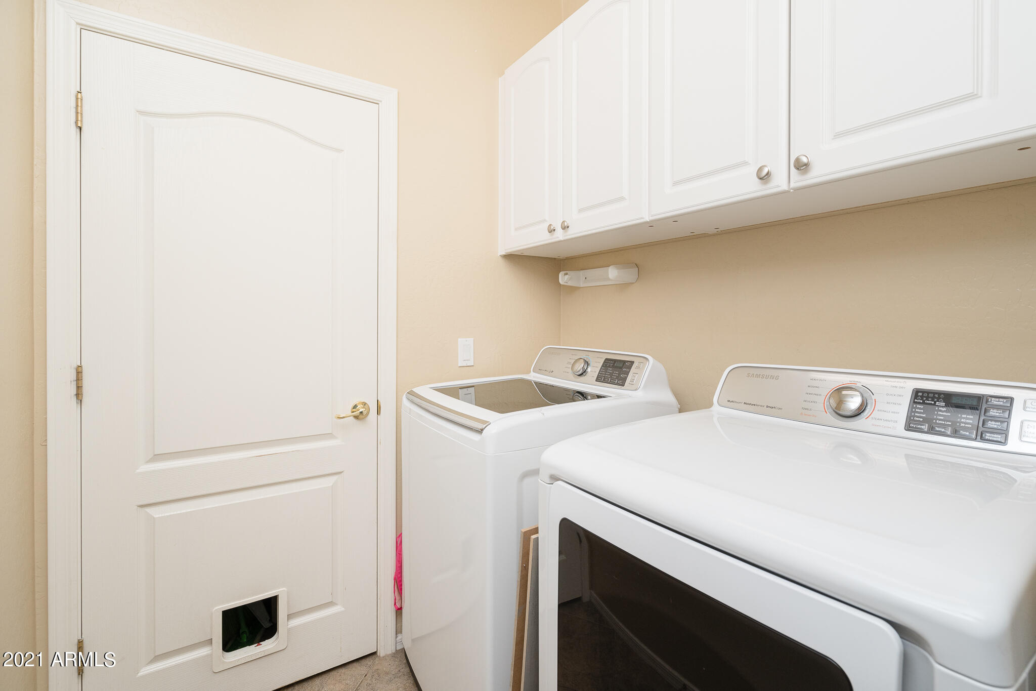 2614 West Florentine Road Phoenix, AZ 85086 - Photo 28 of 42 30_Laundry_01.jpg