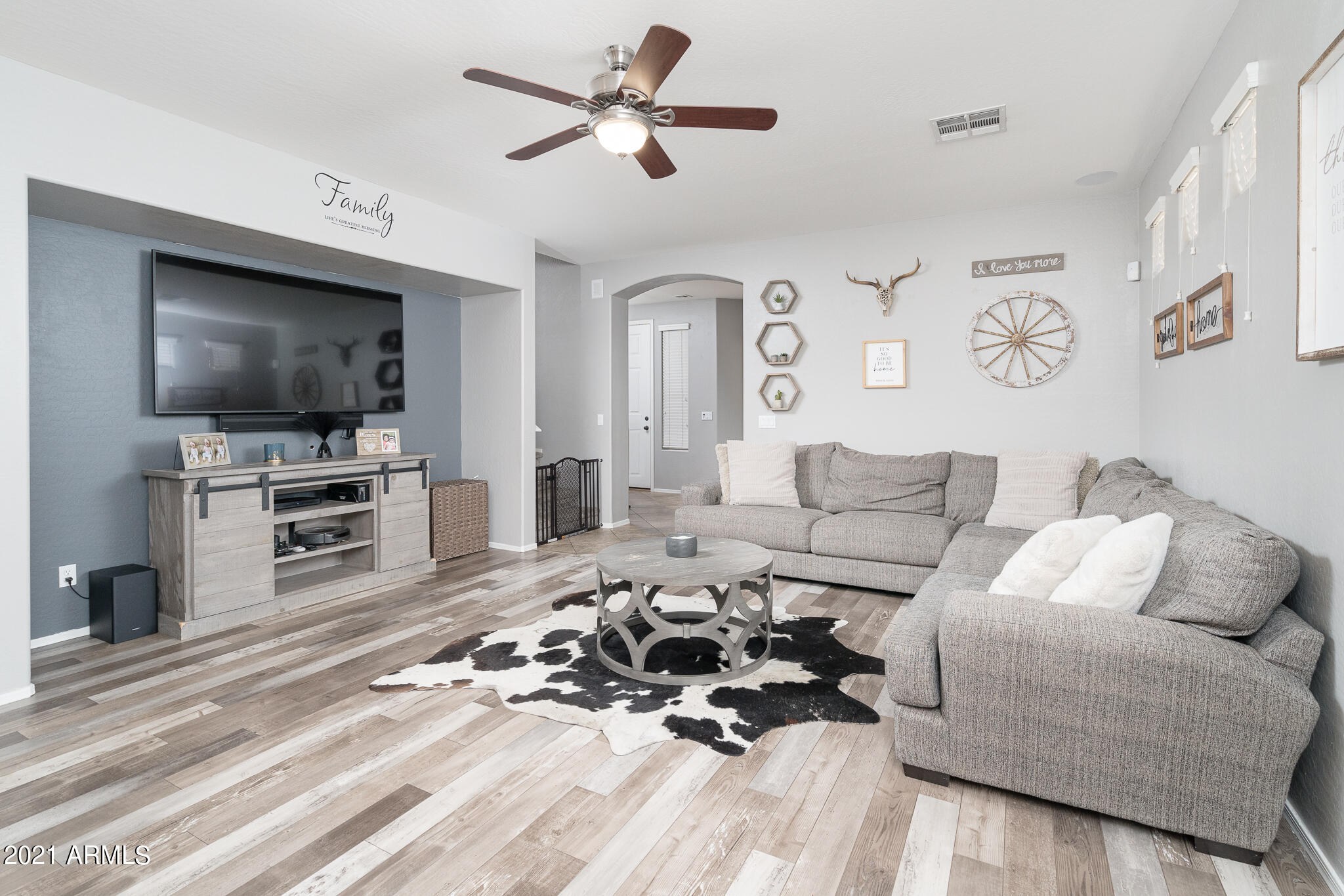 2614 West Florentine Road Phoenix, AZ 85086 - Photo 6 of 42 06_Living-Room_02.jpg