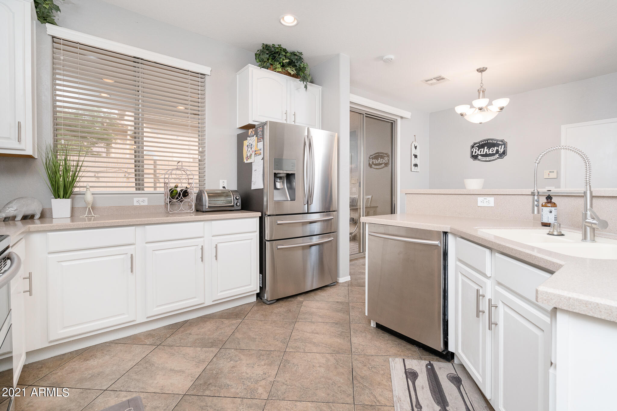 2614 West Florentine Road Phoenix, AZ 85086 - Photo 7 of 42 07_Kitchen_01.jpg
