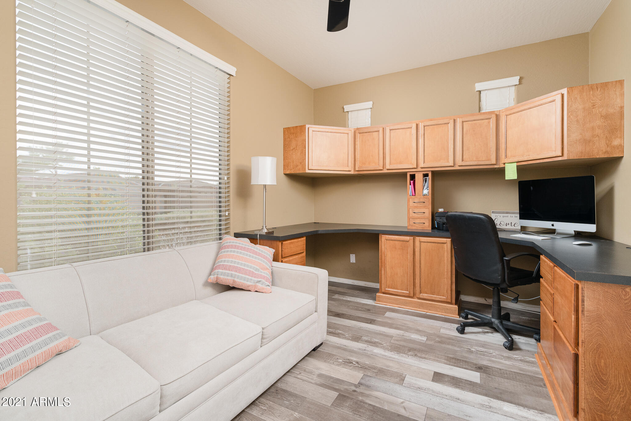 2614 West Florentine Road Phoenix, AZ 85086 - Photo 10 of 42 10_Office_01.jpg