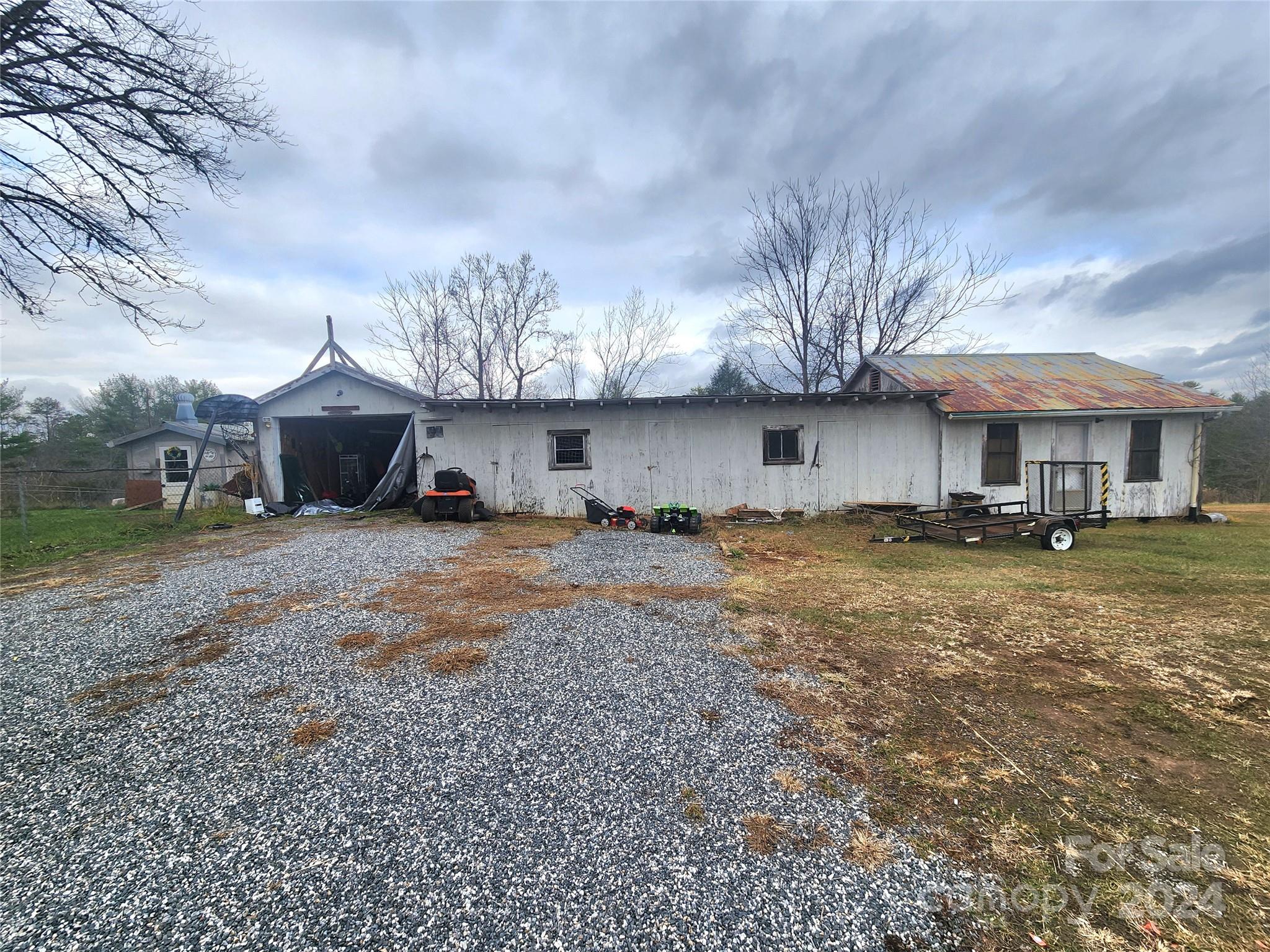 69 Locust Grove Road Weaverville, NC 28787 - Photo 8 of 20 Gallery Image 8