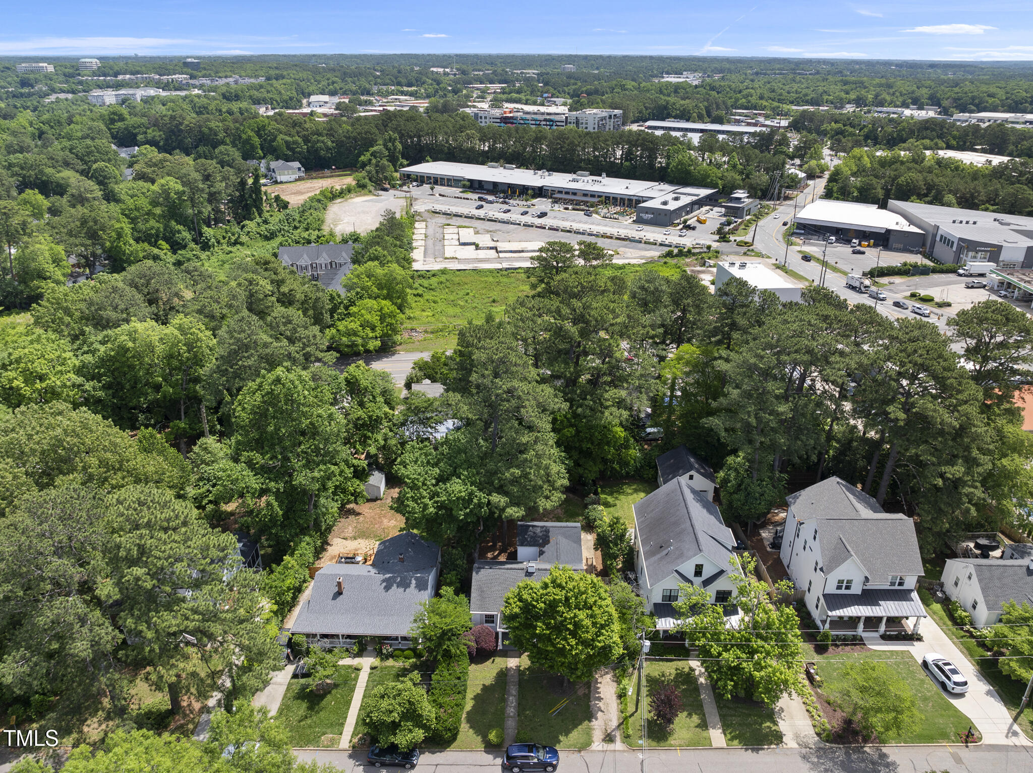 1812 Hilton Street Raleigh, NC 27608 - Photo 21 of 31 DJI_20250519115039_0011_D