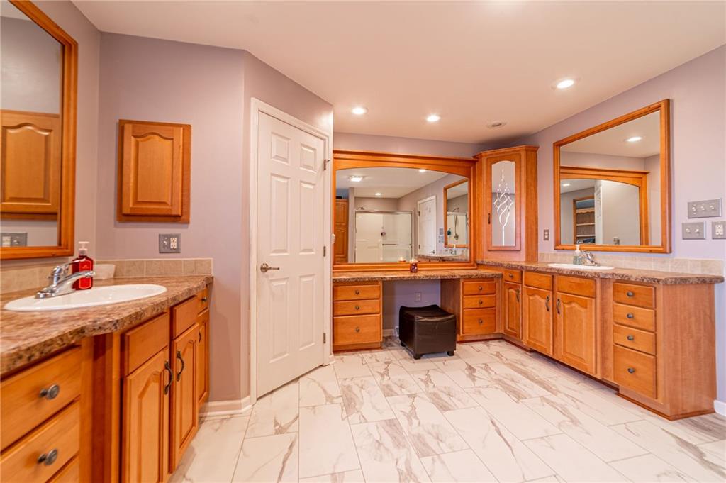 131 Adrian Lane Butler, PA 16001 - Photo 12 of 24 Gallery Image 12
