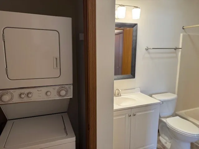 $2,100 | 34016 North White Oak Lane, Unit 34016, Gurnee, IL 60031