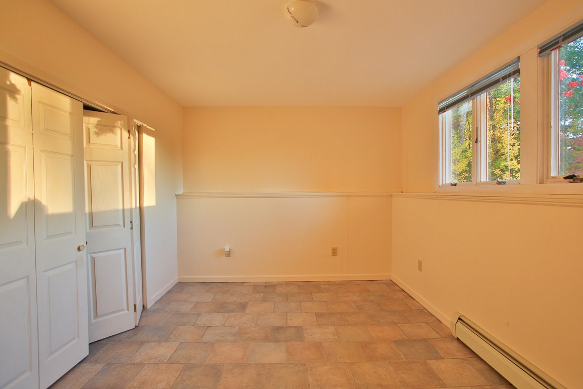 68 Mid. Dunstable Road Nashua, NH 03062 - Photo 24 of 36
