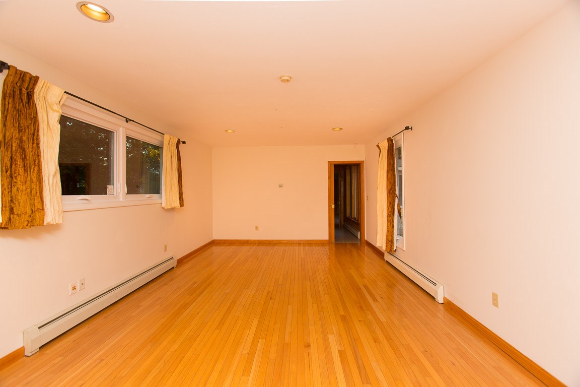 68 Mid. Dunstable Road Nashua, NH 03062 - Photo 25 of 36