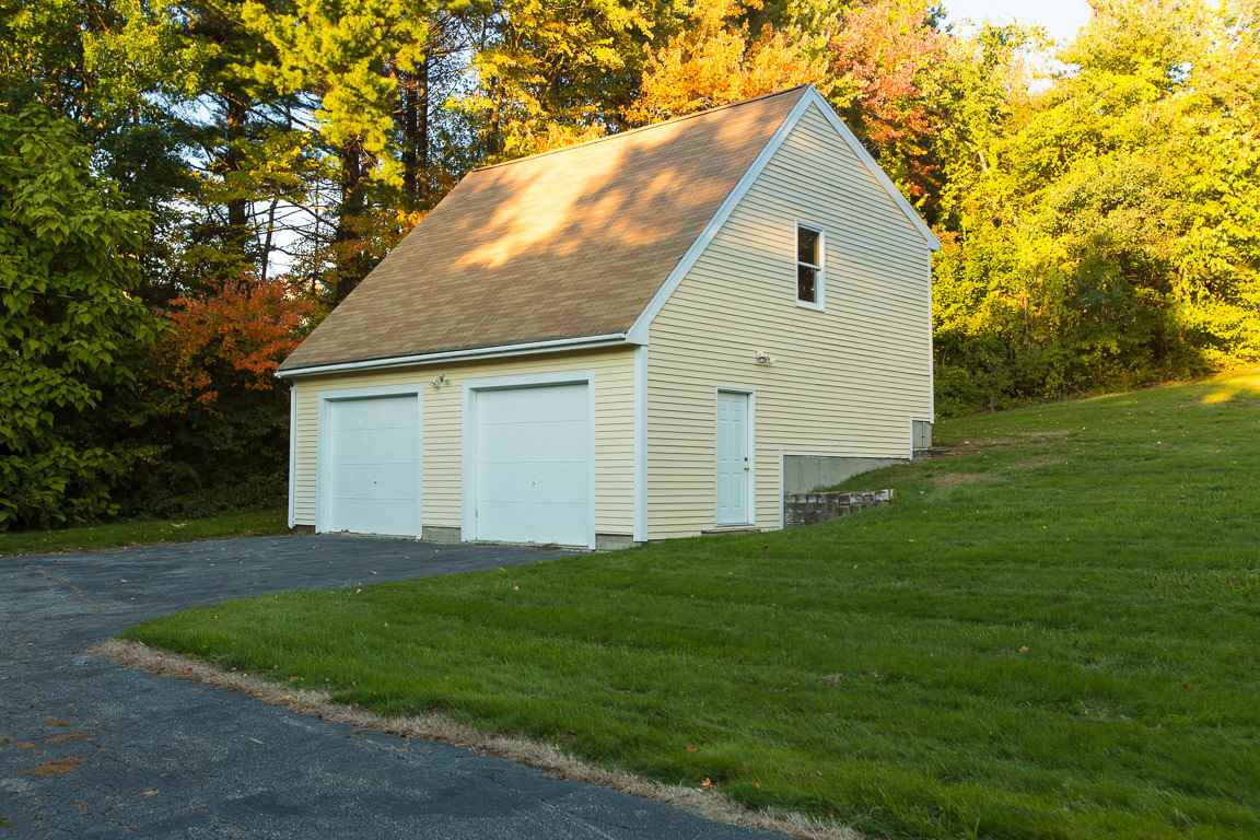 68 Mid. Dunstable Road Nashua, NH 03062 - Photo 33 of 36