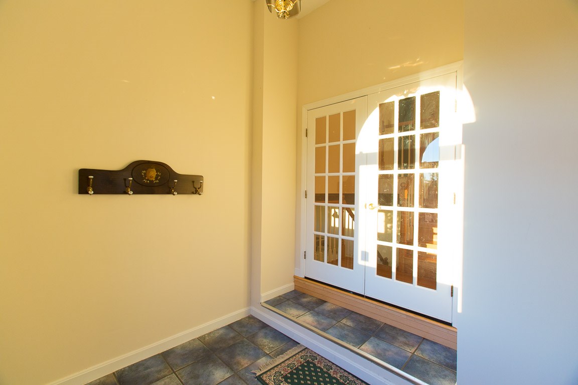 68 Mid. Dunstable Road Nashua, NH 03062 - Photo 5 of 36