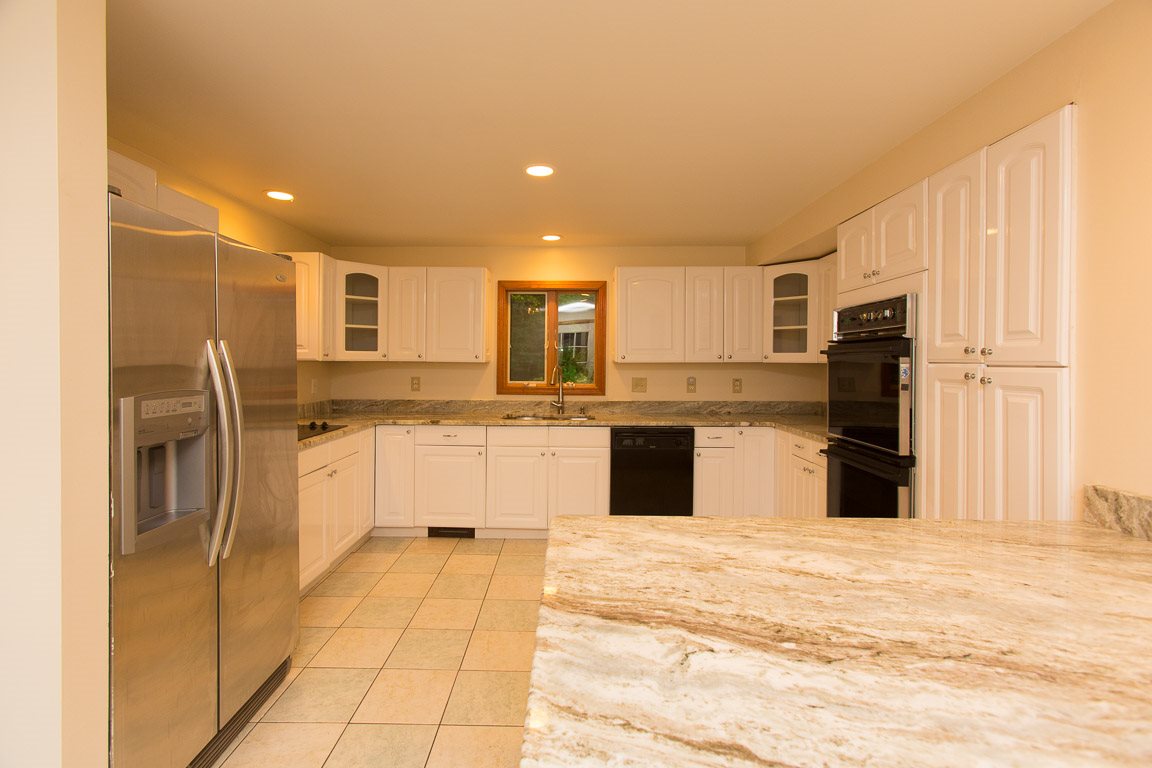 68 Mid. Dunstable Road Nashua, NH 03062 - Photo 8 of 36