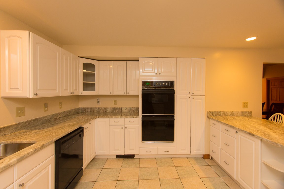 68 Mid. Dunstable Road Nashua, NH 03062 - Photo 10 of 36