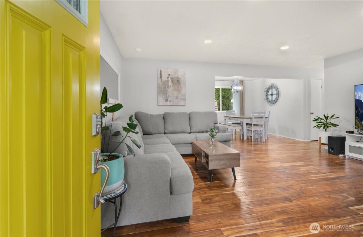 210 Rainbow Drive Burlington, WA 98233 - Photo 2 of 26