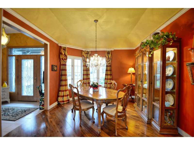 9662 Decatur Drive Indianapolis, IN 46256 - Photo 8 of 24 Gallery Image 8