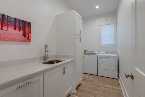 a close view of sink and tap