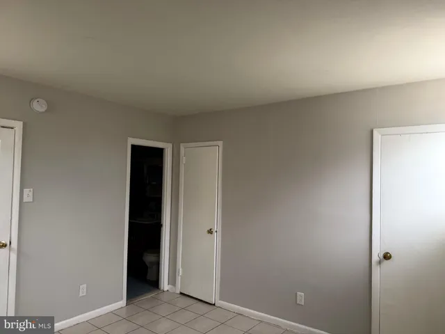 $990 | 5711 Erdrick Street, Unit 3, Philadelphia, PA 19135