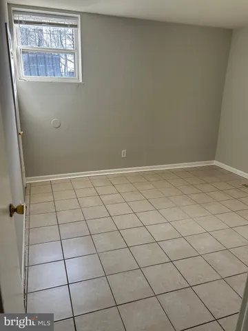 $990 | 5711 Erdrick Street, Unit 3, Philadelphia, PA 19135