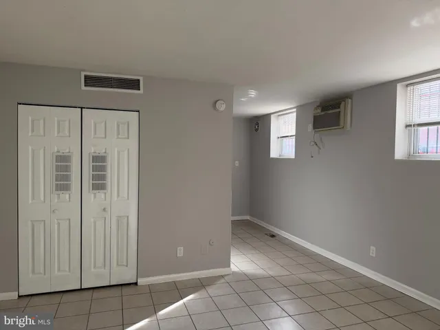 $990 | 5711 Erdrick Street, Unit 3, Philadelphia, PA 19135