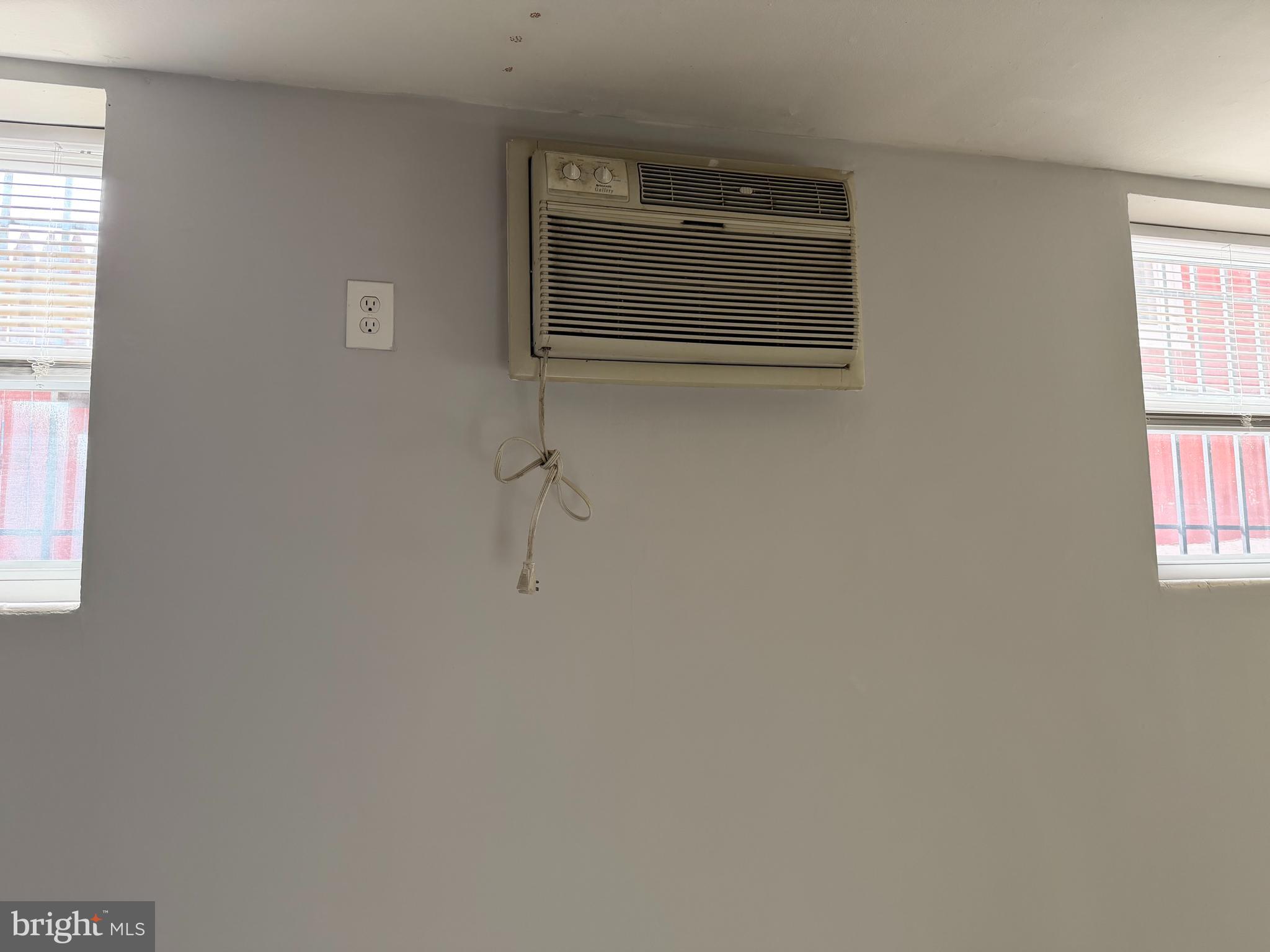 5711 Erdrick Street, Unit 3 Philadelphia, PA 19135 - Photo 5 of 14