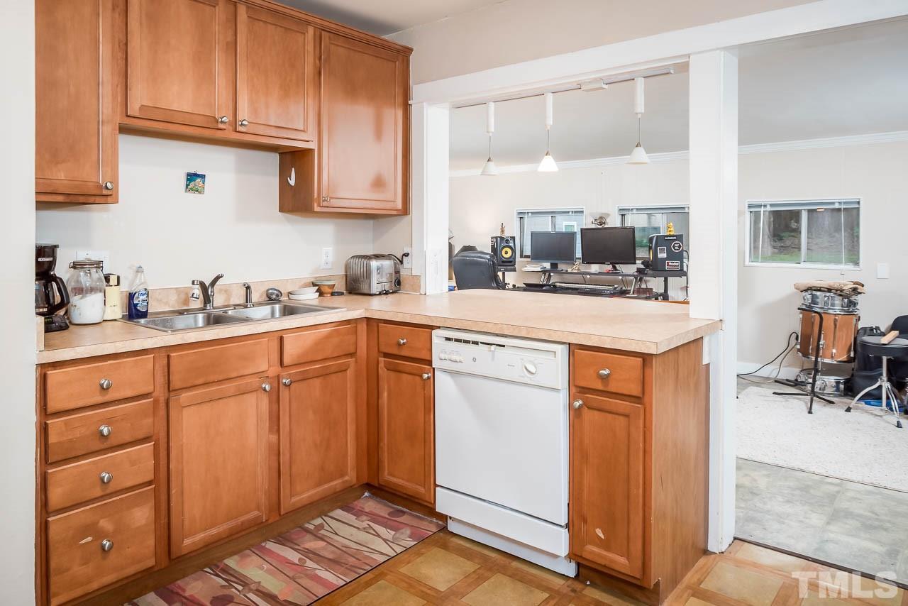 121 Plainview Avenue Raleigh, NC 27604 - Photo 6 of 17