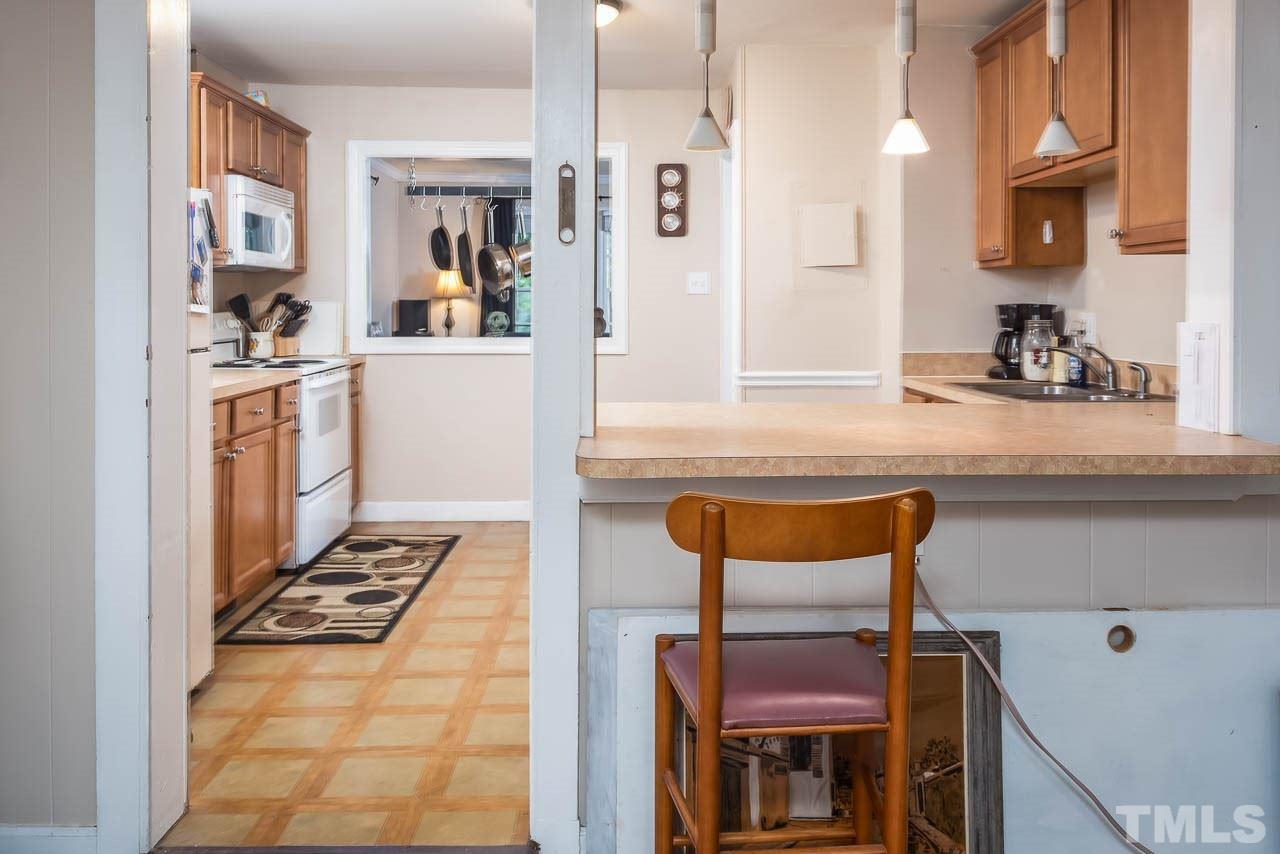 121 Plainview Avenue Raleigh, NC 27604 - Photo 8 of 17