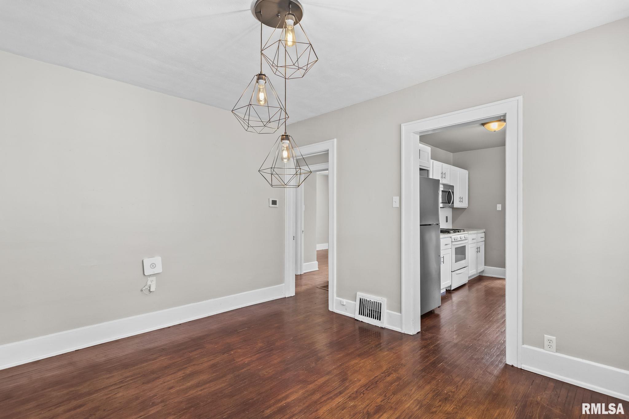 2108 South College Street Springfield, IL 62704 - Photo 10 of 37