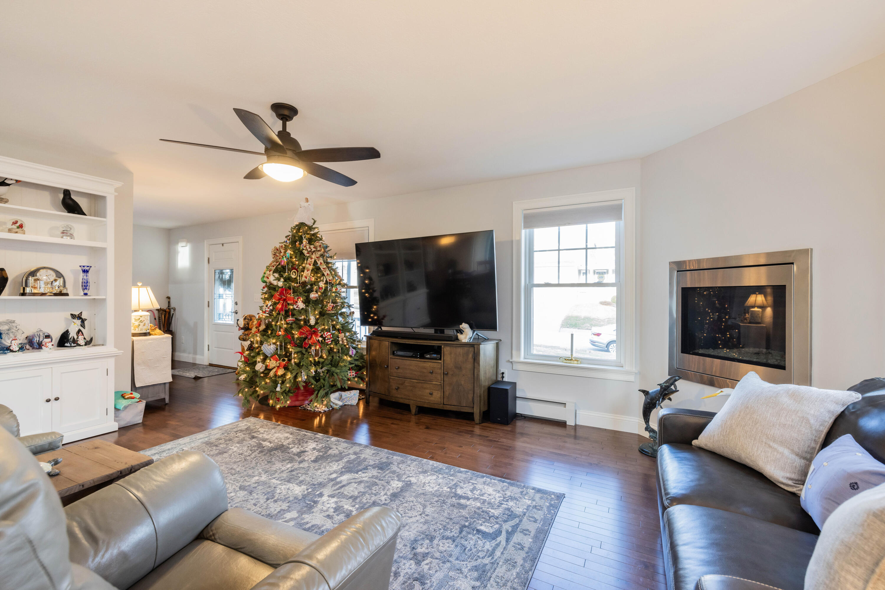 16 Trailside Circle Saco, ME 04072 - Photo 6 of 45 Living room