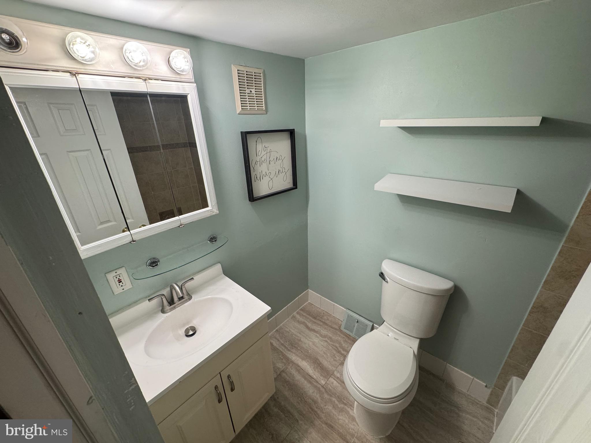 3627-00 Red Lion Road Philadelphia, PA 19154 - Photo 8 of 14 Hallway Bathroom