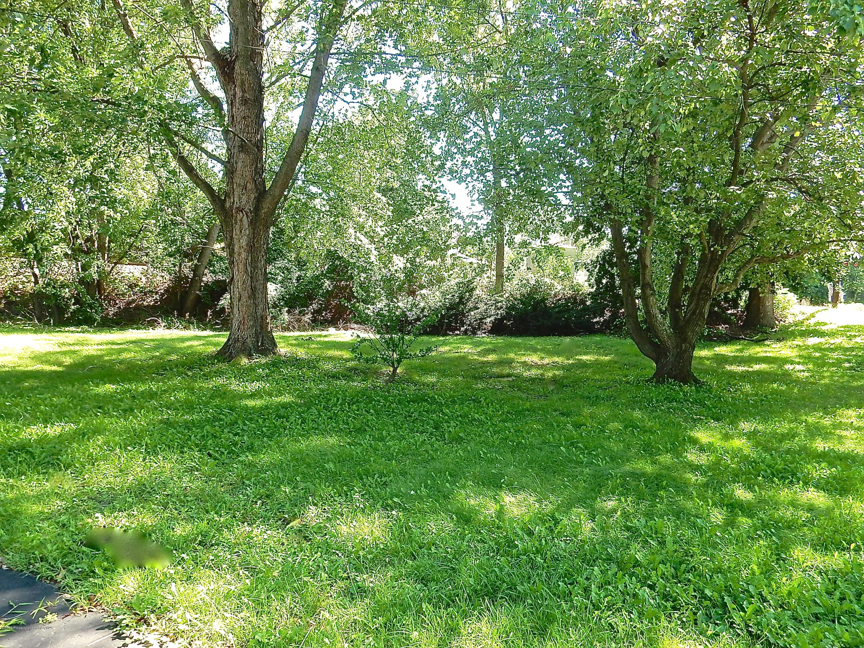 210 Walnut Street Moosic, PA 18507 - Photo 3 of 22 Gallery Image 3