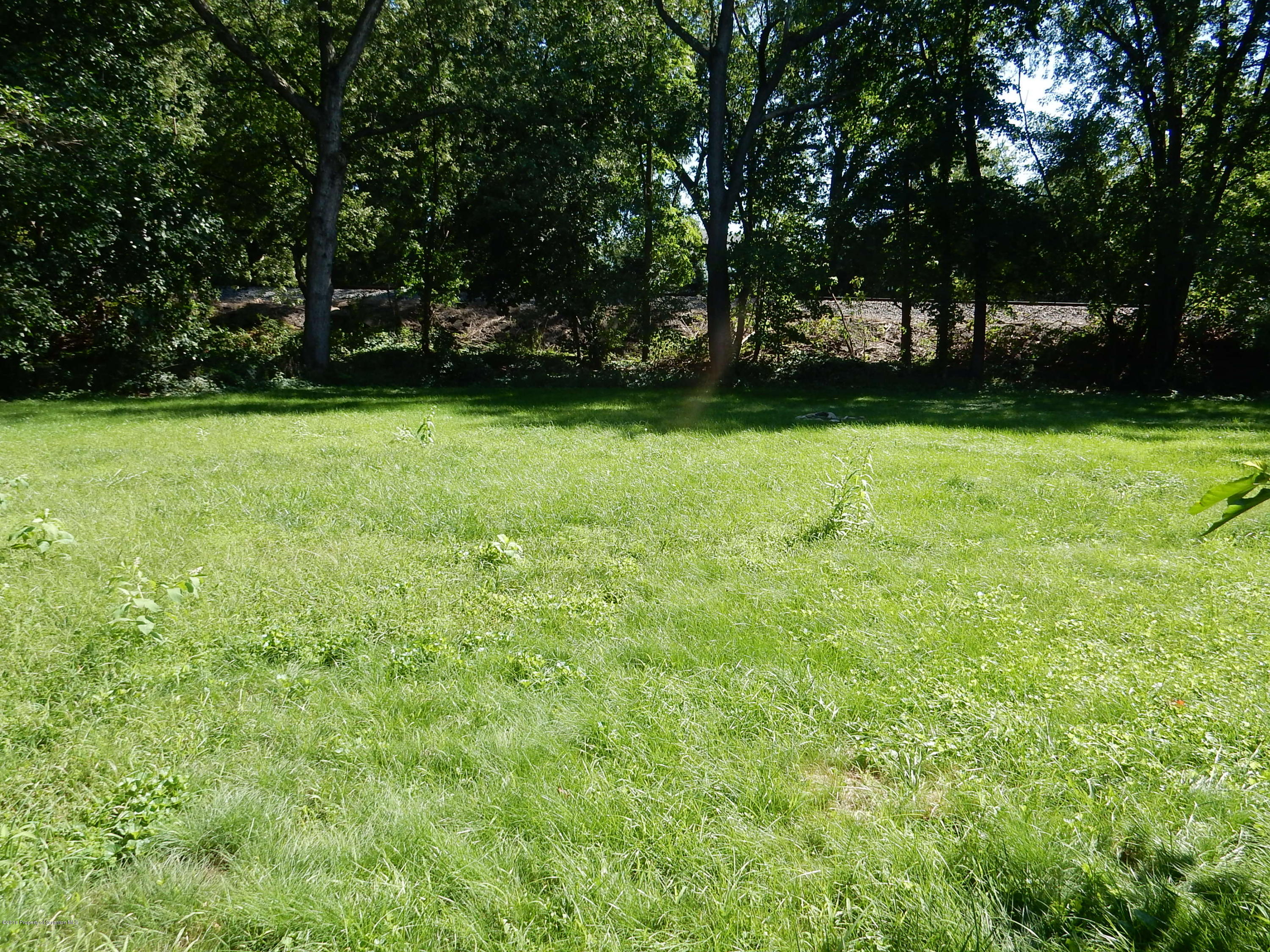 210 Walnut Street Moosic, PA 18507 - Photo 4 of 22 Gallery Image 4