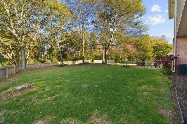 a black and white photo of a floor