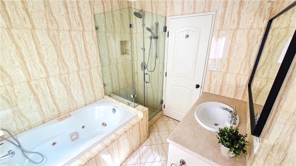 1496 Belleau Road Glendale, CA 91206 - Photo 19 of 35 Bathroom
