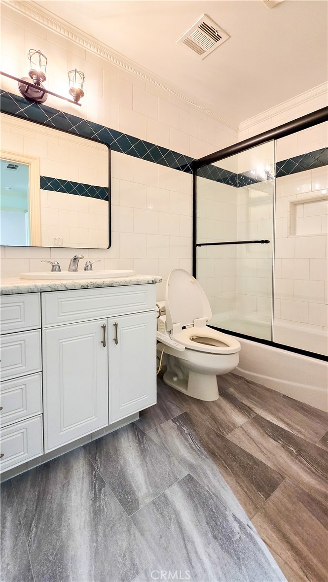 1496 Belleau Road Glendale, CA 91206 - Photo 23 of 35 Bathroom