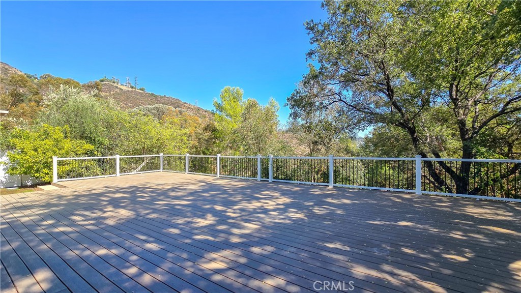 1496 Belleau Road Glendale, CA 91206 - Photo 28 of 35 Deck