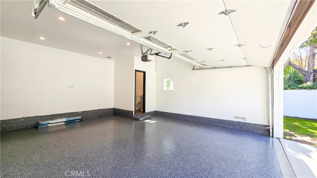 1496 Belleau Road Glendale, CA 91206 - Photo 34 of 35 Garage