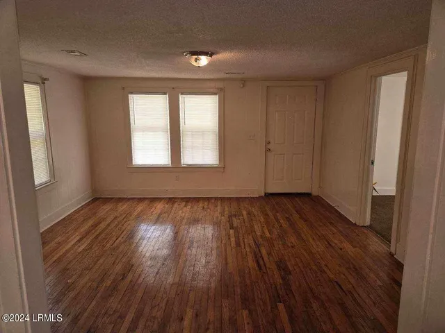 $125,000 | 156 Maple Street West, Varnville, SC 29944