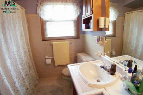 16515 8 Mile Road Eastpointe, MI 48021 - Photo 5 of 9 413411-4.JPG