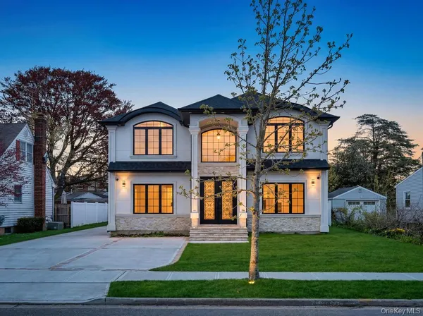 $1,585,000 | 71 Cedar Street, Hicksville, NY 11801