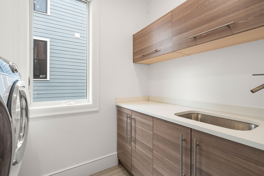 805 Heath Street, Unit 2 Brookline, MA 02467 - Photo 4 of 42