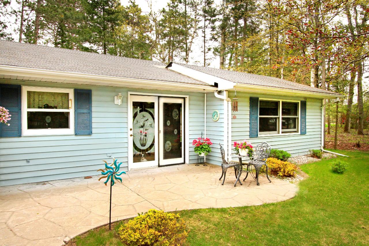 525 Bond Street Eagle River, WI 54521 - Photo 3 of 16 Gallery Image 3