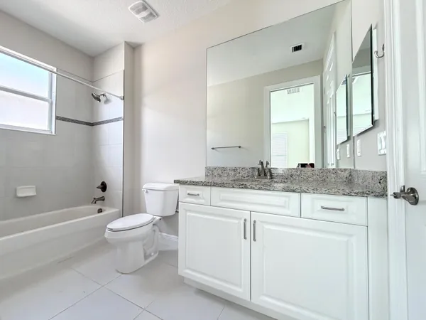 $2,550 | 6148 Bella Rosa Lane, Vero Beach, FL 32966