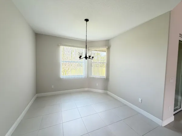 $2,550 | 6148 Bella Rosa Lane, Vero Beach, FL 32966