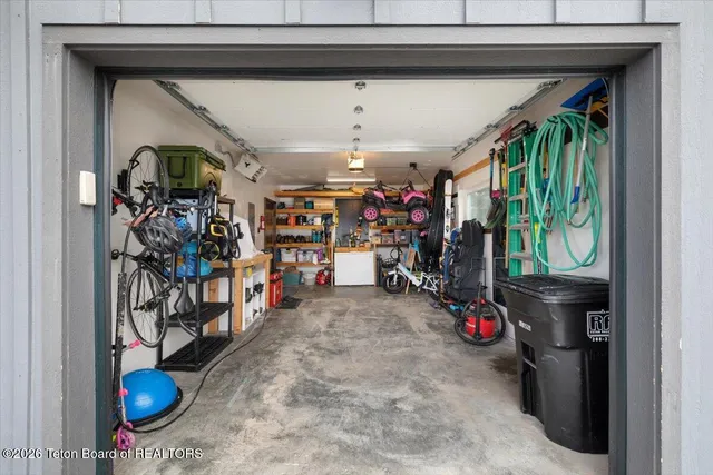 $639,000 | 8551 West 1000th, Victor, ID 83455