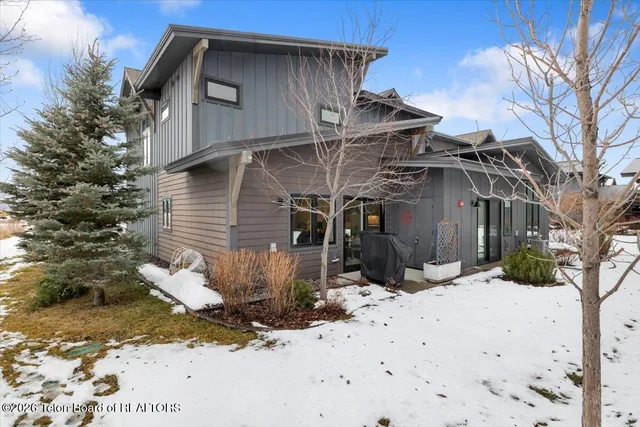 $639,000 | 8551 West 1000th, Victor, ID 83455