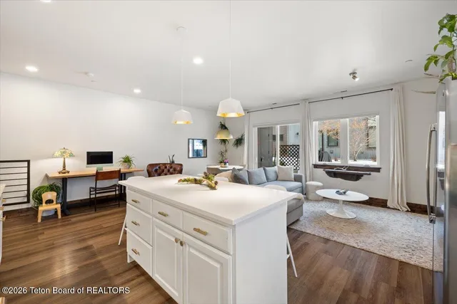 $639,000 | 8551 West 1000th, Victor, ID 83455