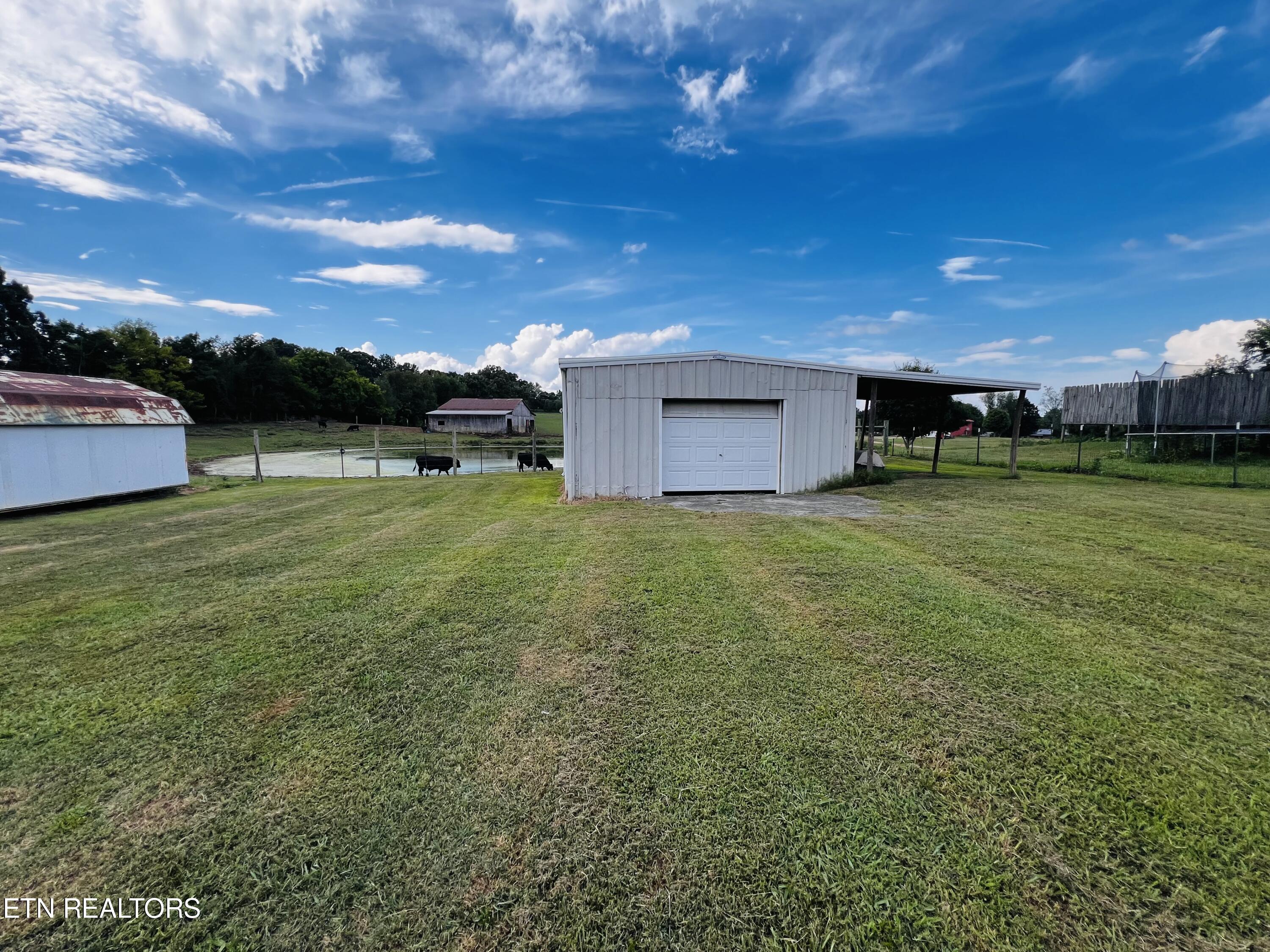 4425 Old Kentucky Road Morristown, TN 37814 - Photo 11 of 48 IMG_2745