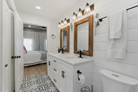 $425,000 | 1812 10th Avenue North, Nashville, TN 37208