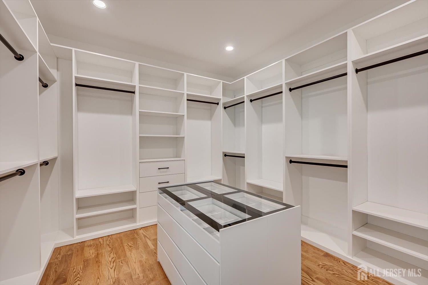67 Falcon Road Livingston, NJ 07039 - Photo 53 of 95 Gallery Image 53