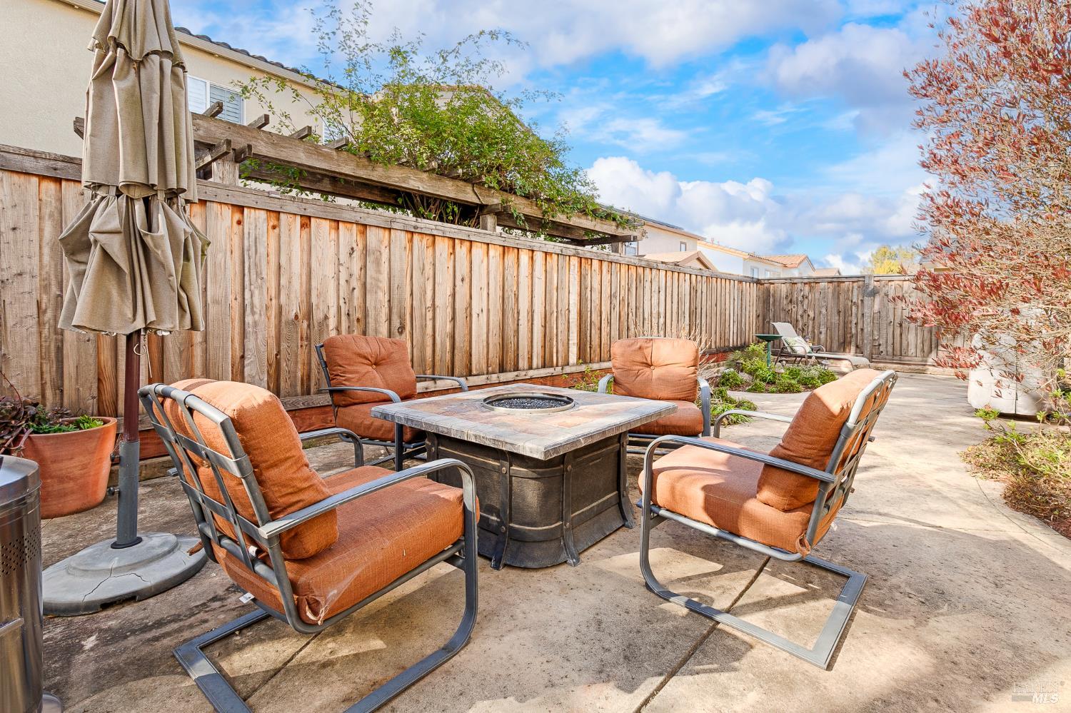 2167 Linwood Avenue Santa Rosa, CA 95404 - Photo 80 of 80 a backyard of a house with table and chairs