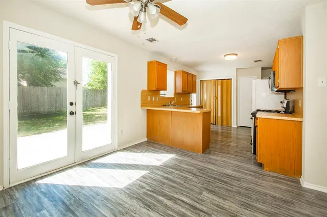 $2,595 | 8406 Americas Cup, Rowlett, TX 75089